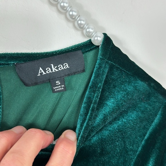Aakaa Green Velvet On The Guest List Braid Belt Mini Dress Small NWOT - Picture 6 of 12
